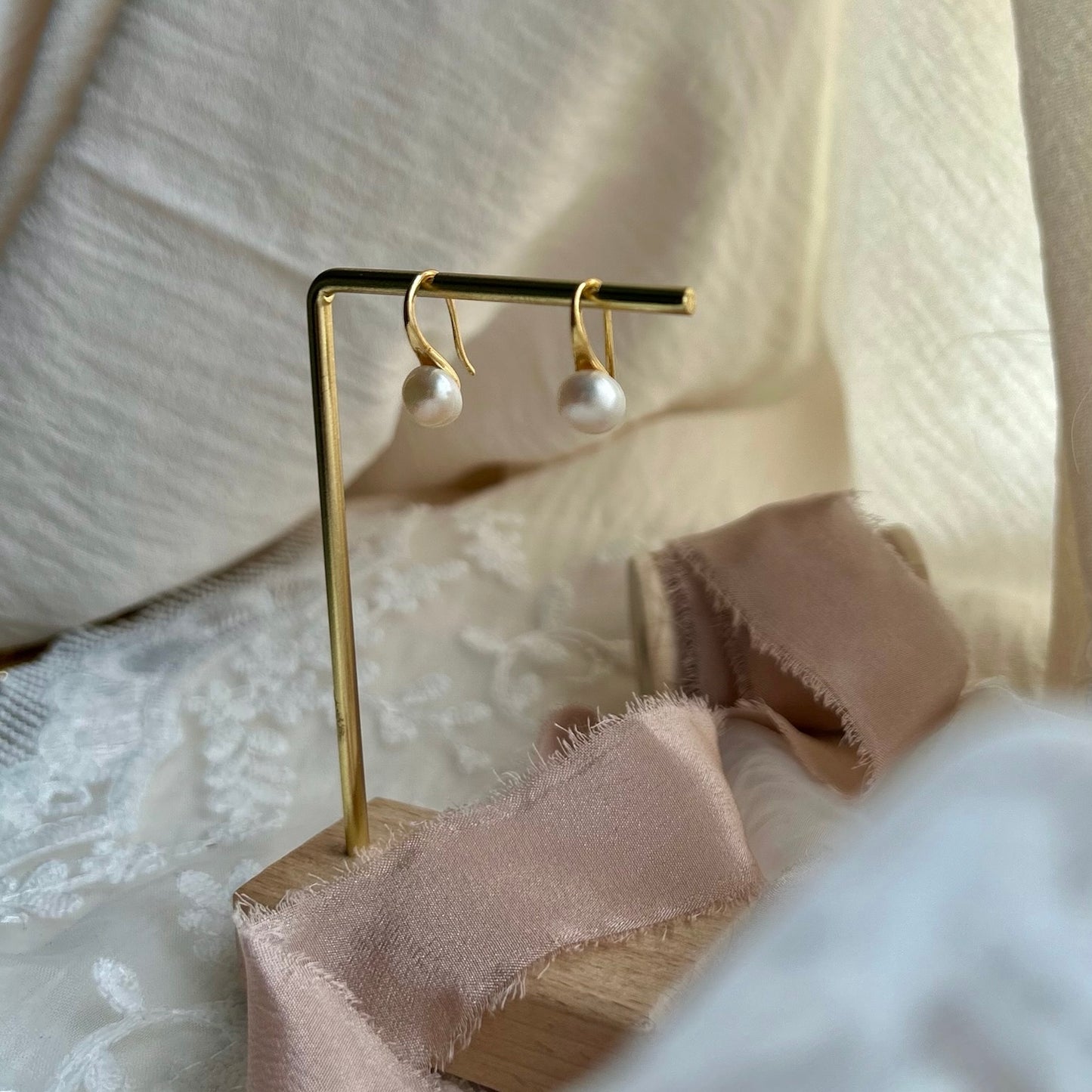 The Clean Pearl Edit