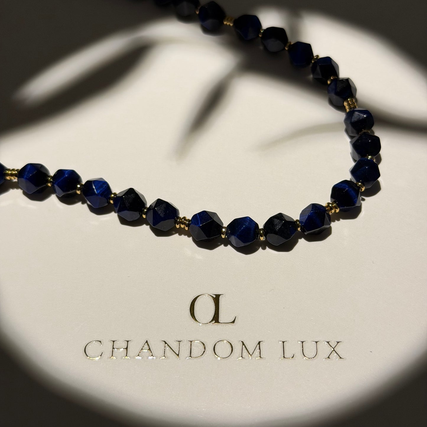 Natural Lapis Lazuli Bead Choker Necklace Gold — pendant close-up detail