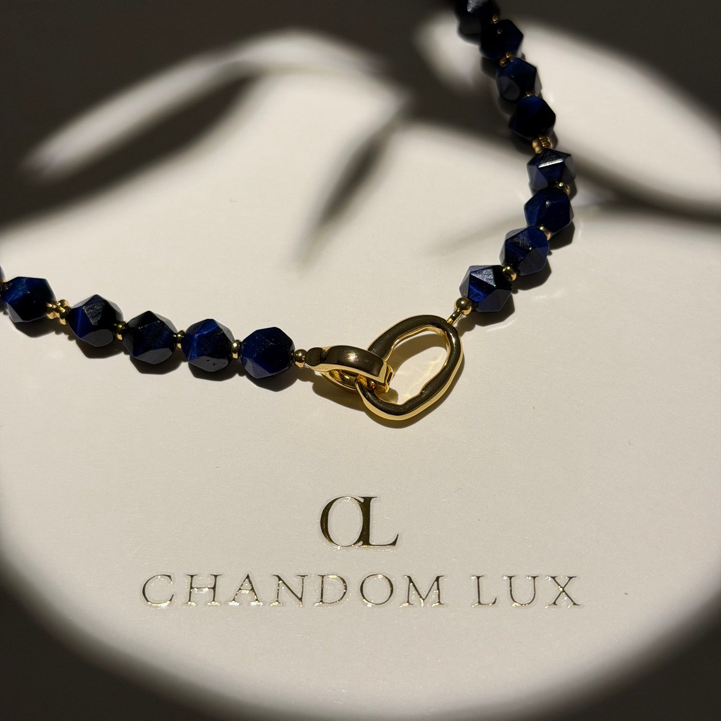 Natural Lapis Lazuli Bead Choker Necklace Gold — chain and clasp detail