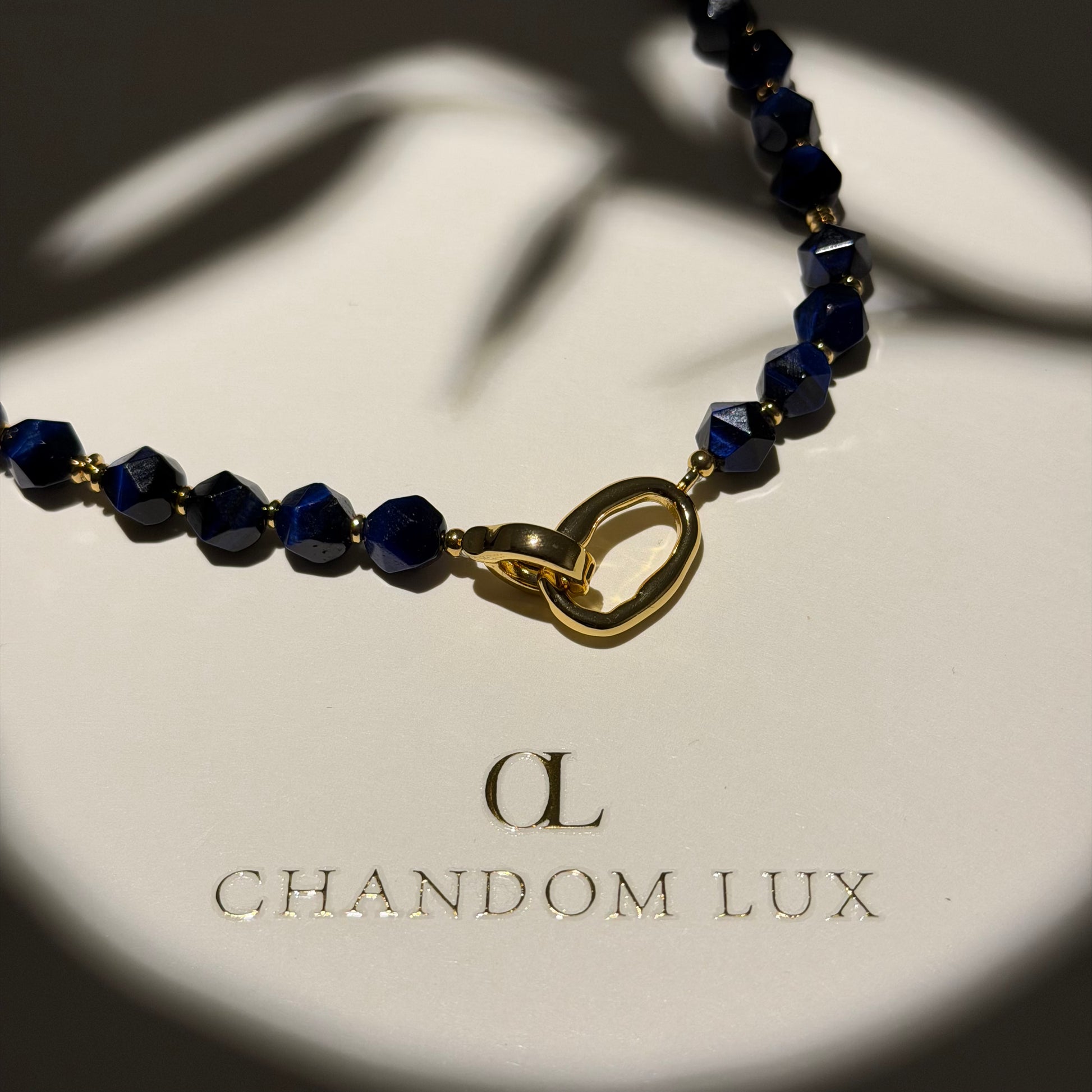 Natural Lapis Lazuli Bead Choker Necklace Gold — chain and clasp detail