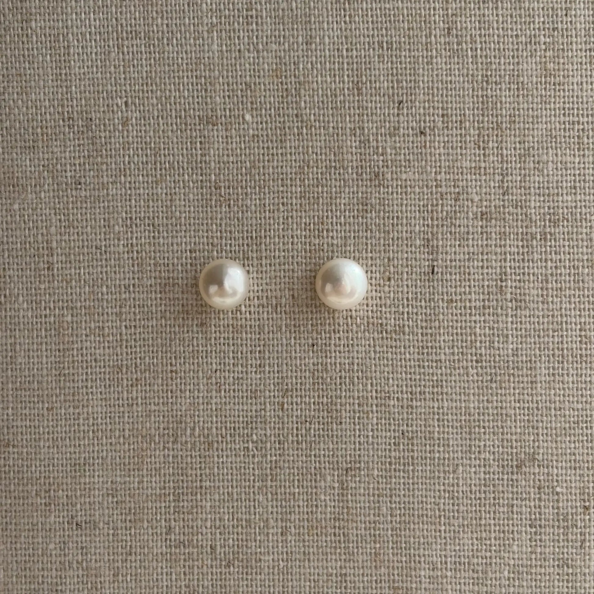 Freshwater Pearl Round Stud Earrings S925 Silver — close-up of pearl and post detail