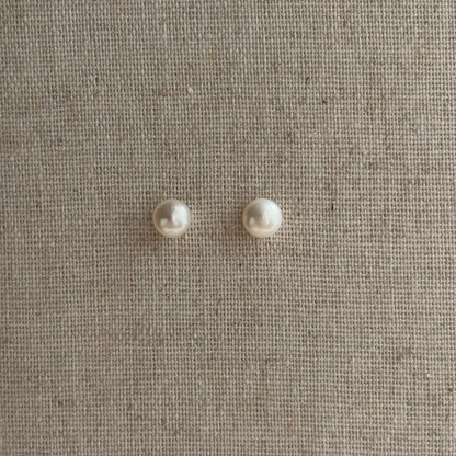 Freshwater Pearl Round Stud Earrings S925 Silver — close-up of pearl and post detail