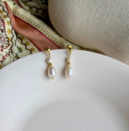 Freshwater Pearl Cluster Drop Earrings S925 Gold — close-up of pearl and post detail