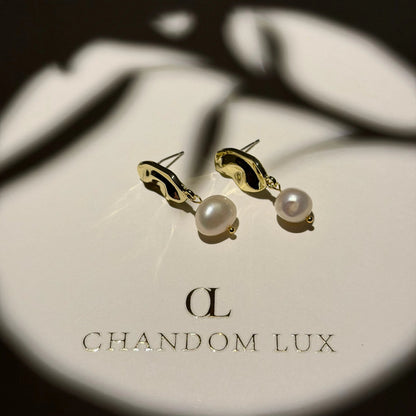 Freshwater Pearl Floral Stud Earrings S925 Gold — close-up of pearl and post detail