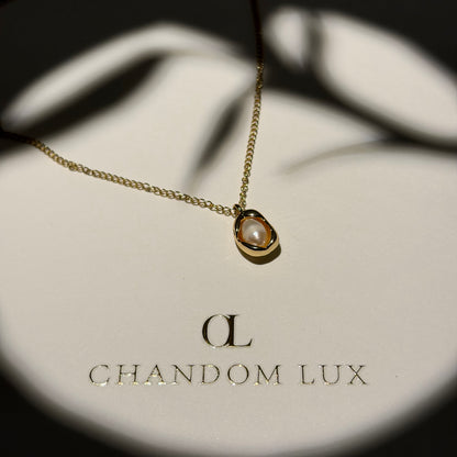 Freshwater Pearl Oval Pendant Necklace Gold Plated — pendant close-up detail