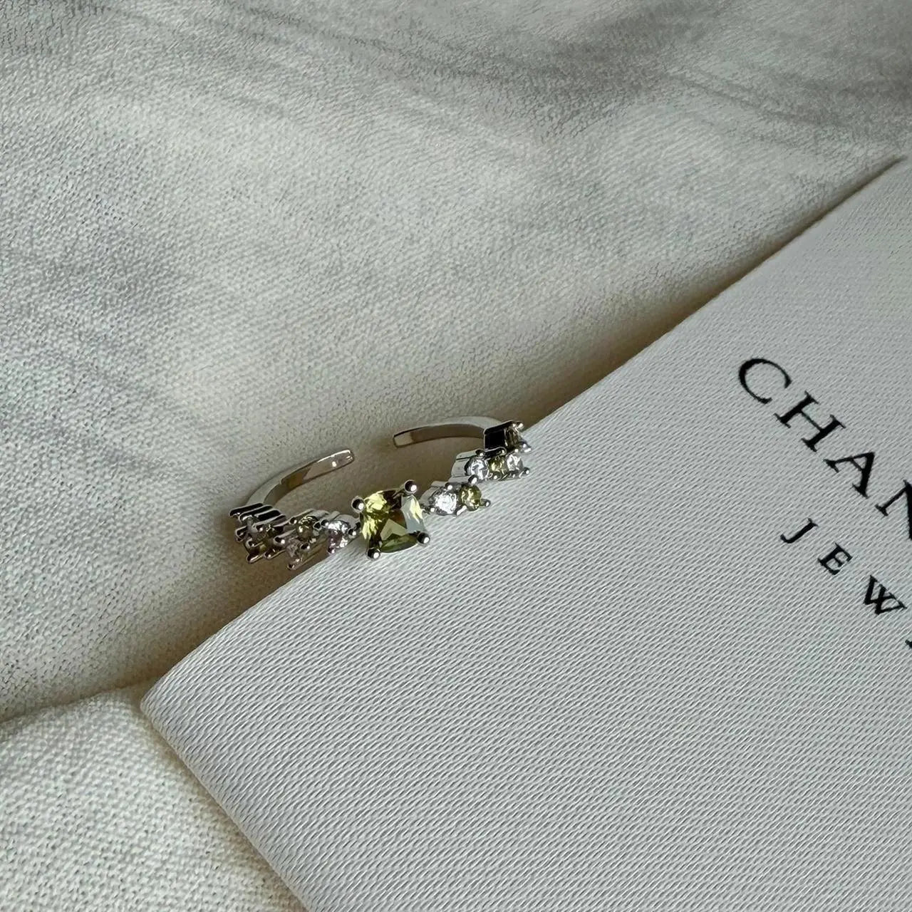 Olive Green Stone Crystal Cluster Ring Silver Open — side profile showing band width