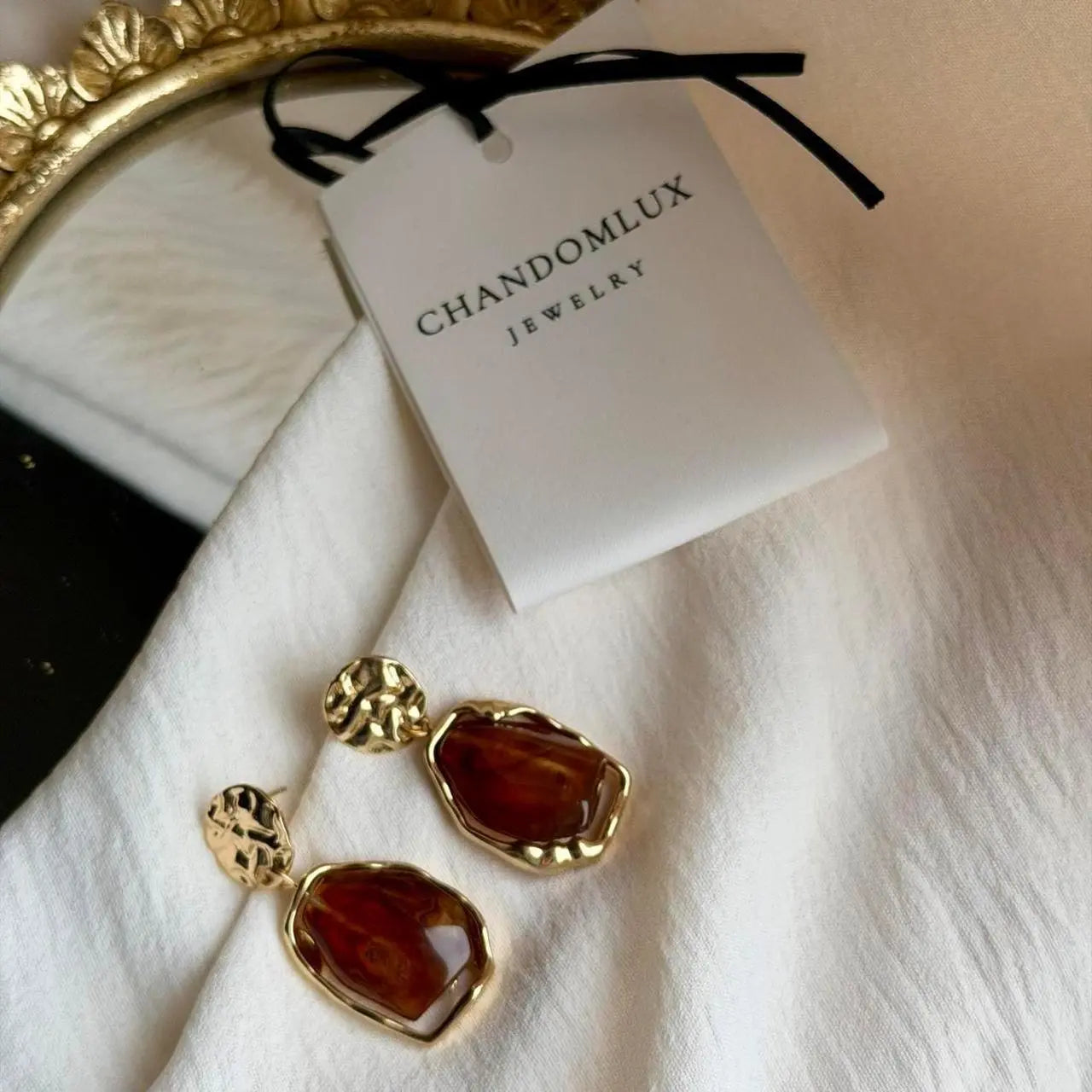Amber Tortoiseshell Resin Drop Earrings S925 Gold — close-up of pearl and post detail
