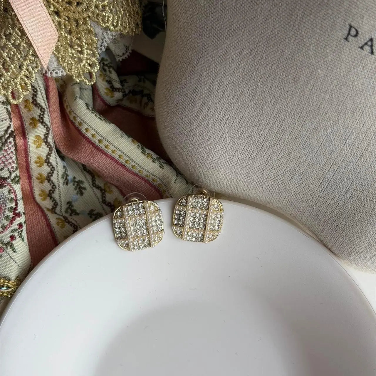 Tweed Crystal & Pearl Square Stud Earrings S925 Gold — close-up of pearl and post detail