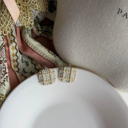 Tweed Crystal & Pearl Square Stud Earrings S925 Gold — close-up of pearl and post detail