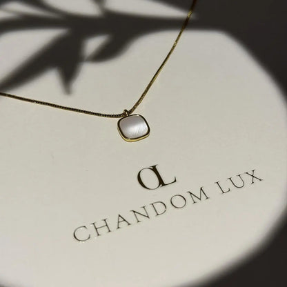 Mother of Pearl Cushion Pendant Necklace Gold Tone — chain and clasp detail