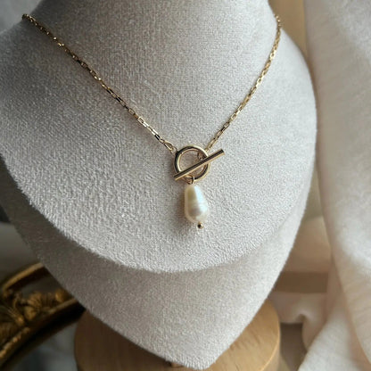 Baroque Freshwater Pearl Toggle Pendant Necklace — chain and clasp detail