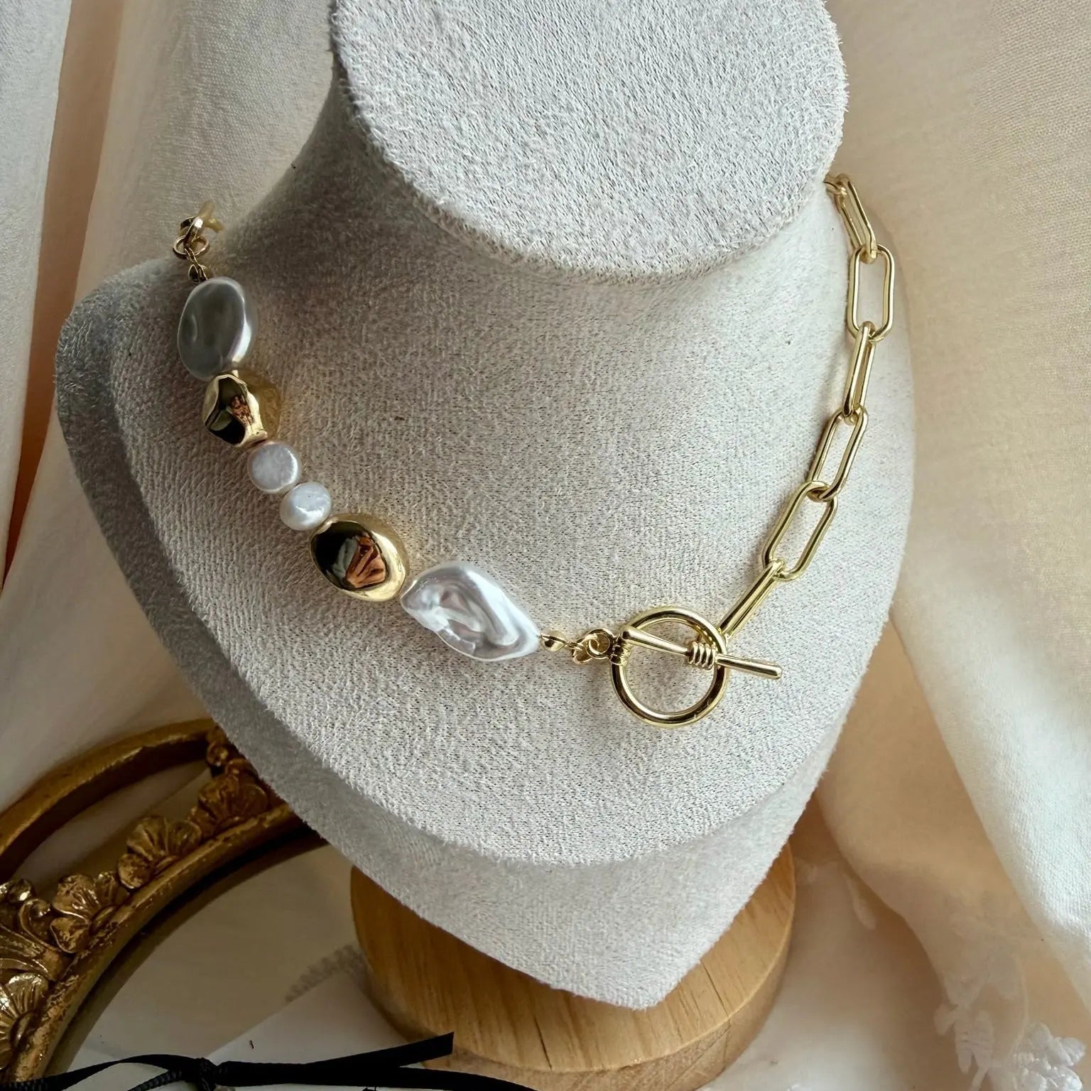 Freshwater Pearl Galaxy Pendant Necklace Gold Tone — pendant close-up detail